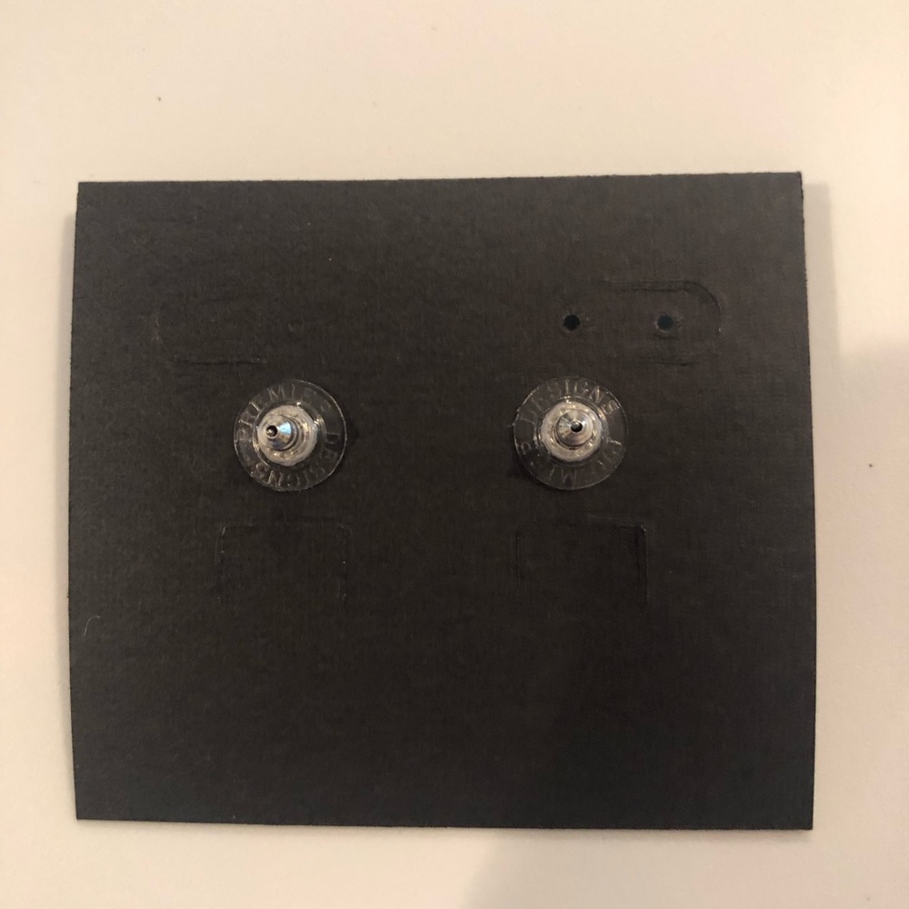 Premiere Designs earrings - Picture 2 of 2